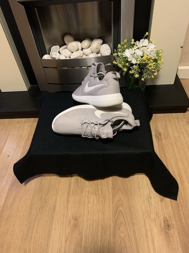 Nike Roshe Women’s Trainers Size UK 7 - Picture 3 of 6