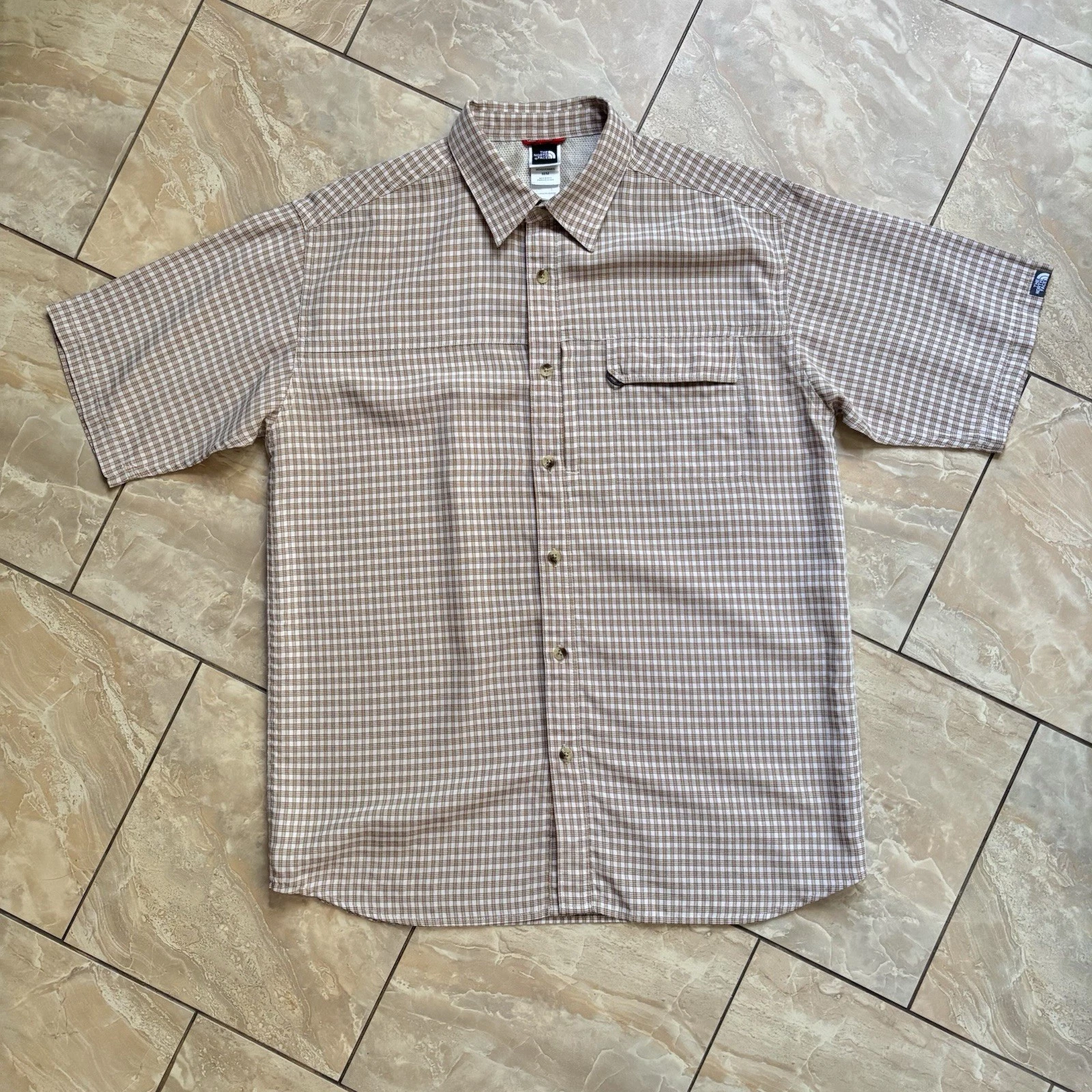 The North Face Men's Button-Down Shirt Outdoor Hiking, Size Medium, Short Sleeve