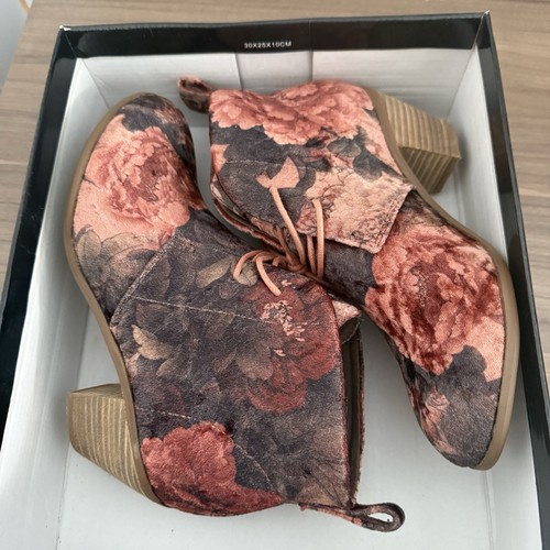 I Love Billy Red Floral Velvet ankle boots block heel lace up New With Box - Picture 7 of 9