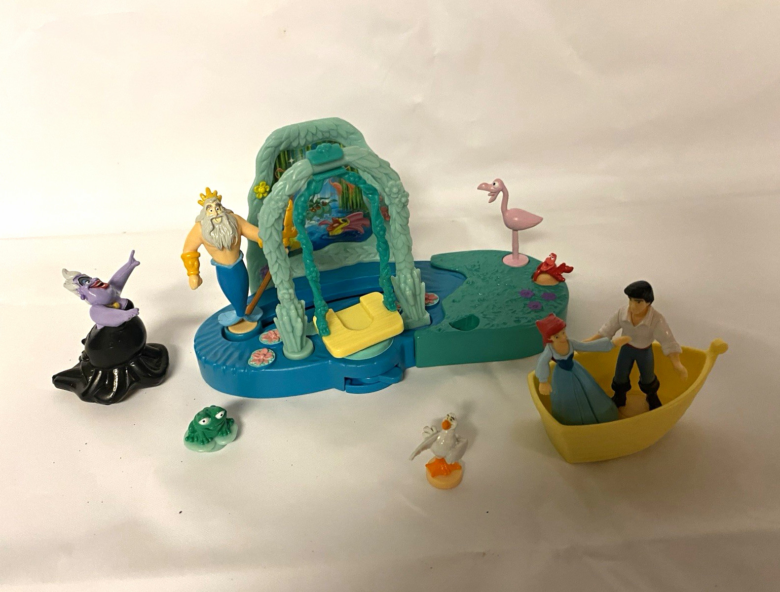 Vintage Polly Pocket Disney The Little Mermaid Figures & Playset Kiss The Girl