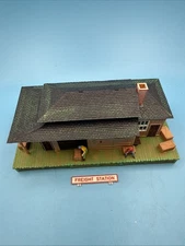 Vintage TYCO HO Scale Freight Station Trackside Building