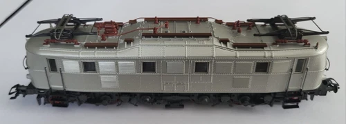 Märklin H0 Elektrolok E18 Digital Licht 3667 TOP ZUSTAND