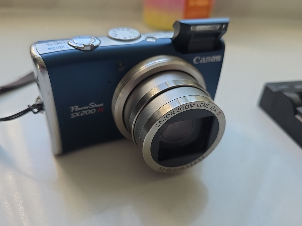 Canon PC1339 PowerShot Sx200is 12.1mp Digital Camera 12x Zoom for