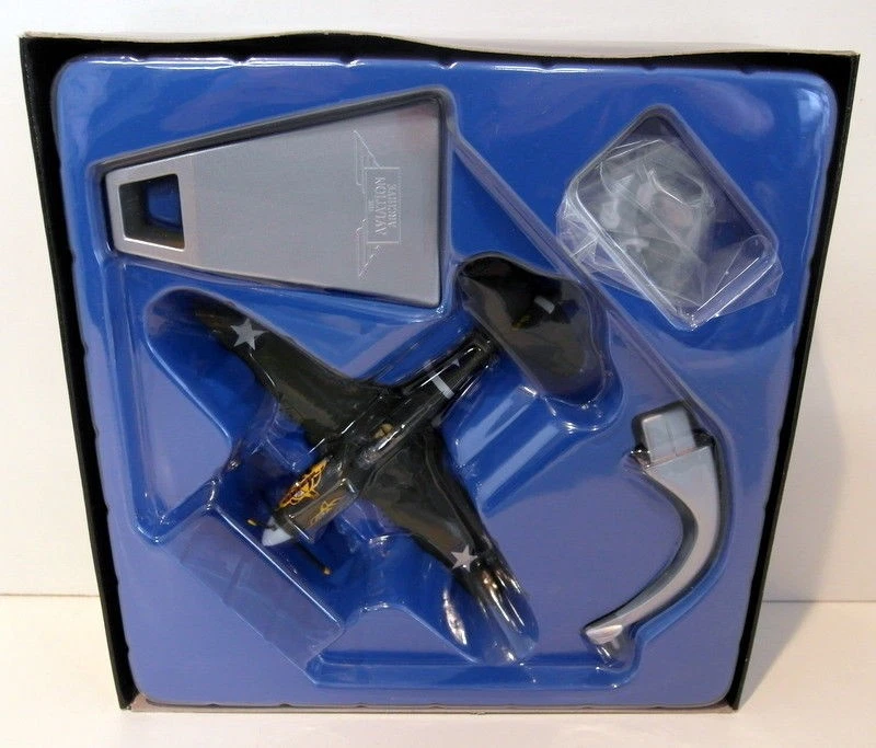 Corgi 1/72 AA35205 Curiss P-40E Warhawk 11th FS/343rd FG 1943 - Image 2 of 2