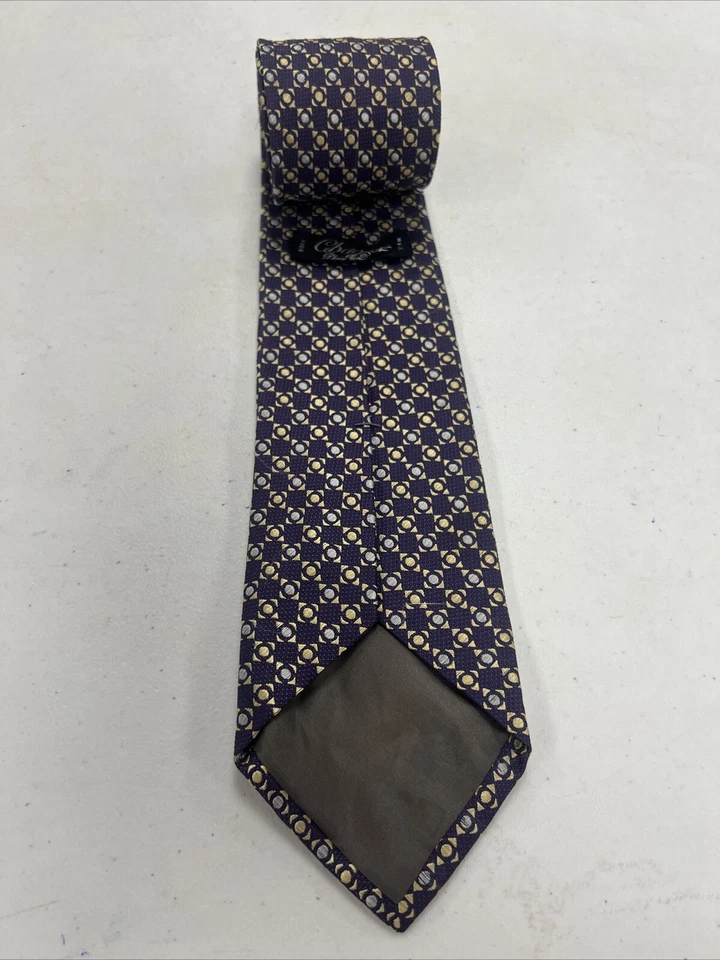 Corbata de cuello de seda geométrica púrpura y amarilla Charvet para hombre $395 Foto 2 de 4