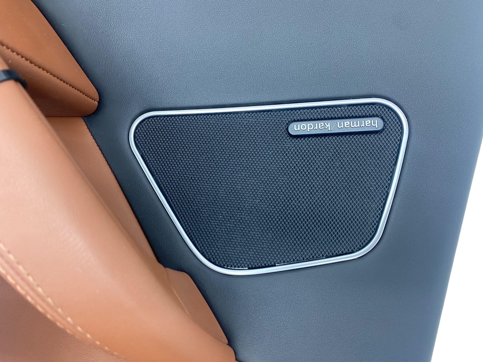 2017 - 2020 MASERATI LEVANTE M161 OEM RH RIGHT REAR INTERIOR DOOR TRIM PANEL