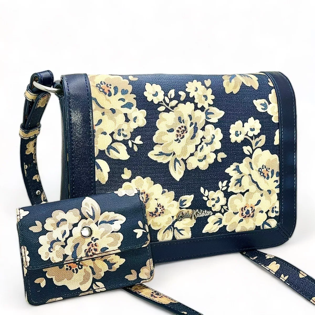 Small navy deals blue purse
