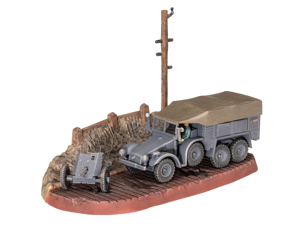 Krupp Protze KFZ 69 With 3,7cm PaK 1:76 Plastic Model Kit REVELL - Immagine 2 di 4