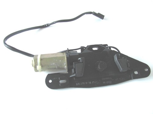 Serrure De Coffre Arrière Pour BMW E39 Break - Référence 51248168892 - Pièce D'origine BMW - Occasion