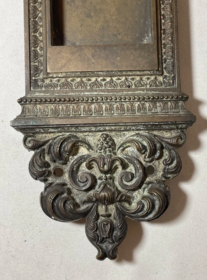 gran antiguo ornamentado 1800 bronce dorado llave escudo puerta herrajes placa montaje Foto 3 de 4