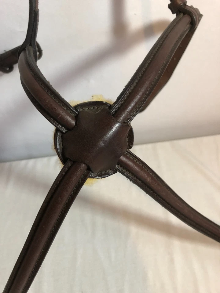 Figura de cuero Tory elevada 8 almohadillas banda nasal tamaño completo marrón polar Foto 2 de 4