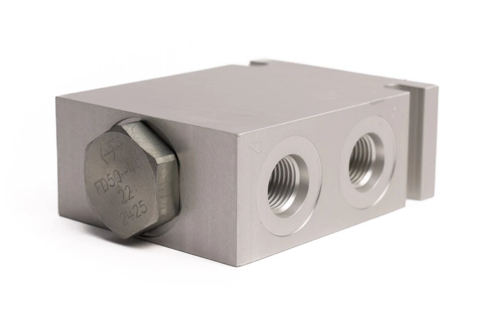 Разделитель/комбинатор потока Hydraforce, полный 1-5 галл/мин, размер порта SAE 6, 5000 фунтов на квадратный дюйм - Изображение 3 из 4