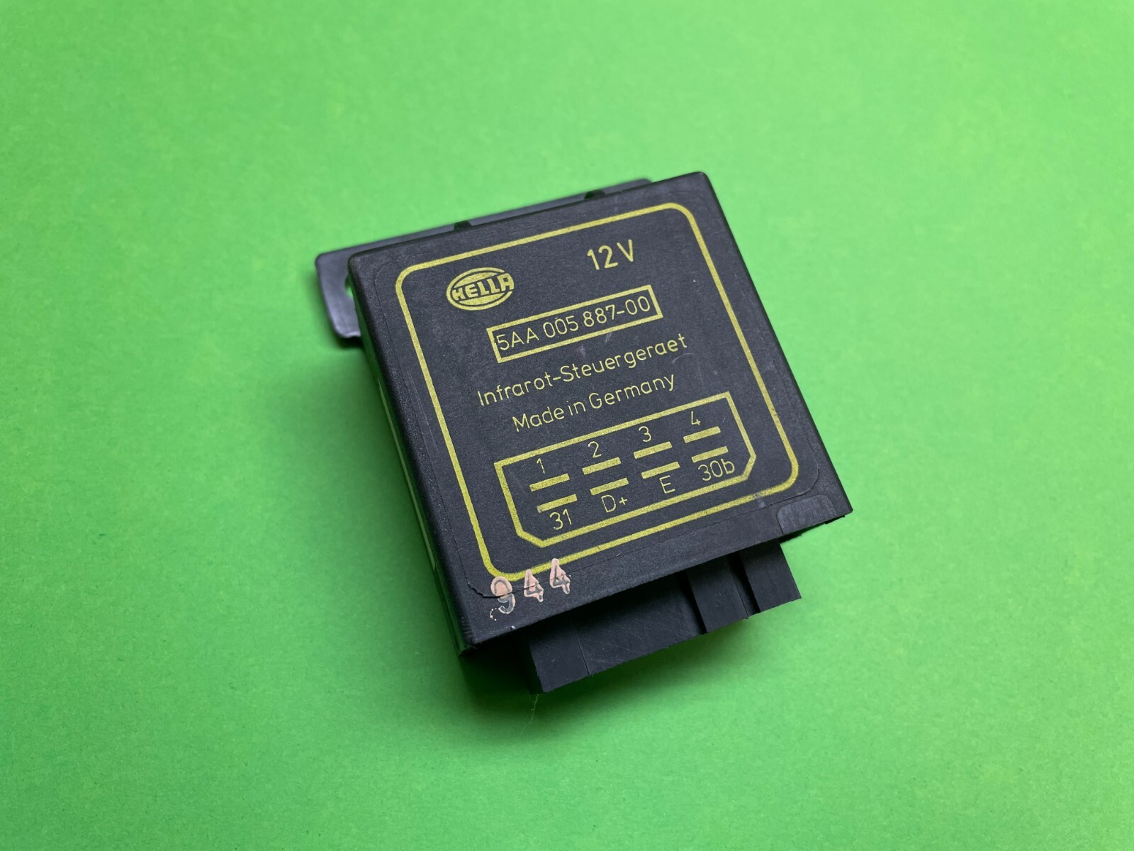 Hella 5AA 005 887-00 5AA00588700 Infrared Control Unit | eBay