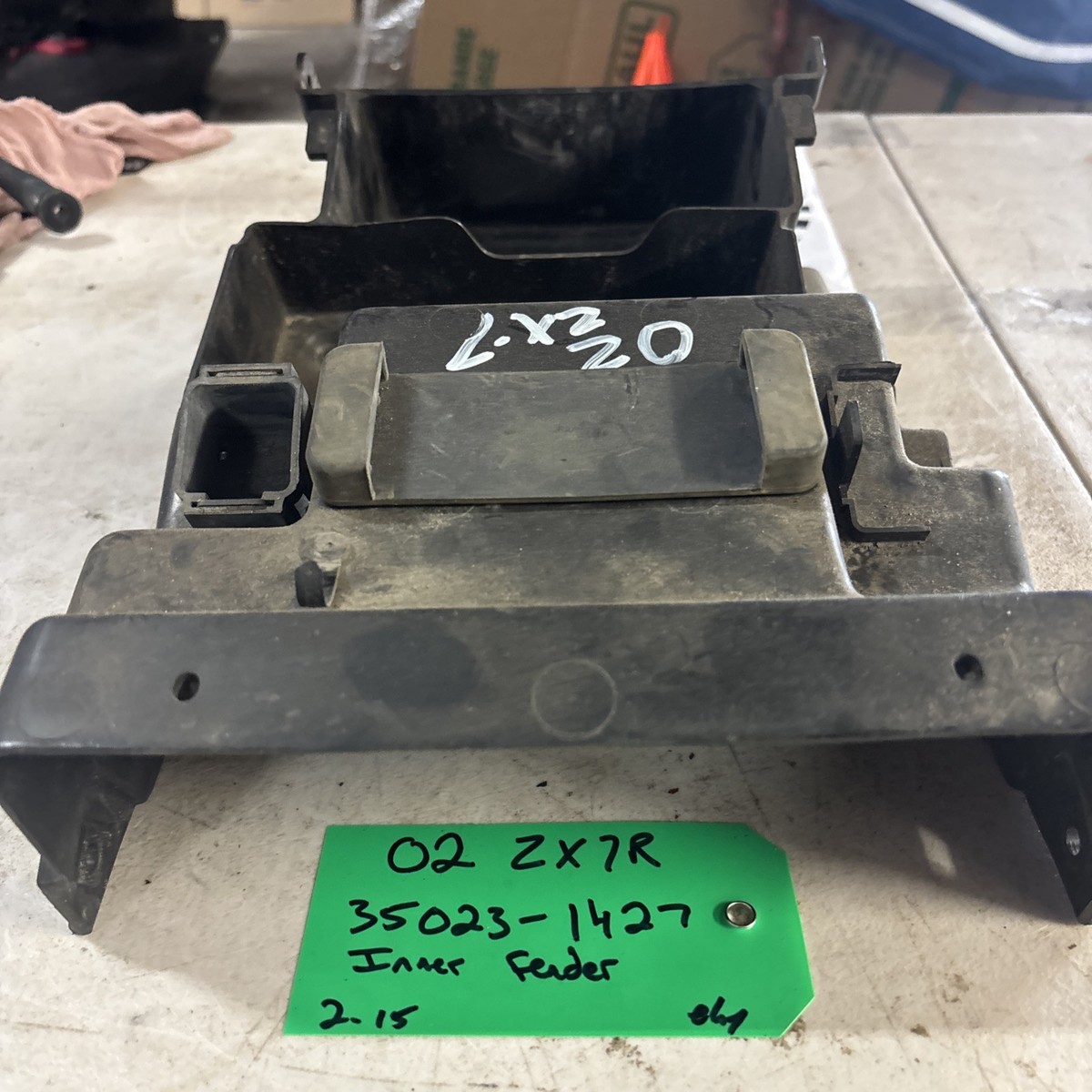専用品 96-03 KAWASAKI ZX7R ZX7RR Battery Box Storage Under Tray