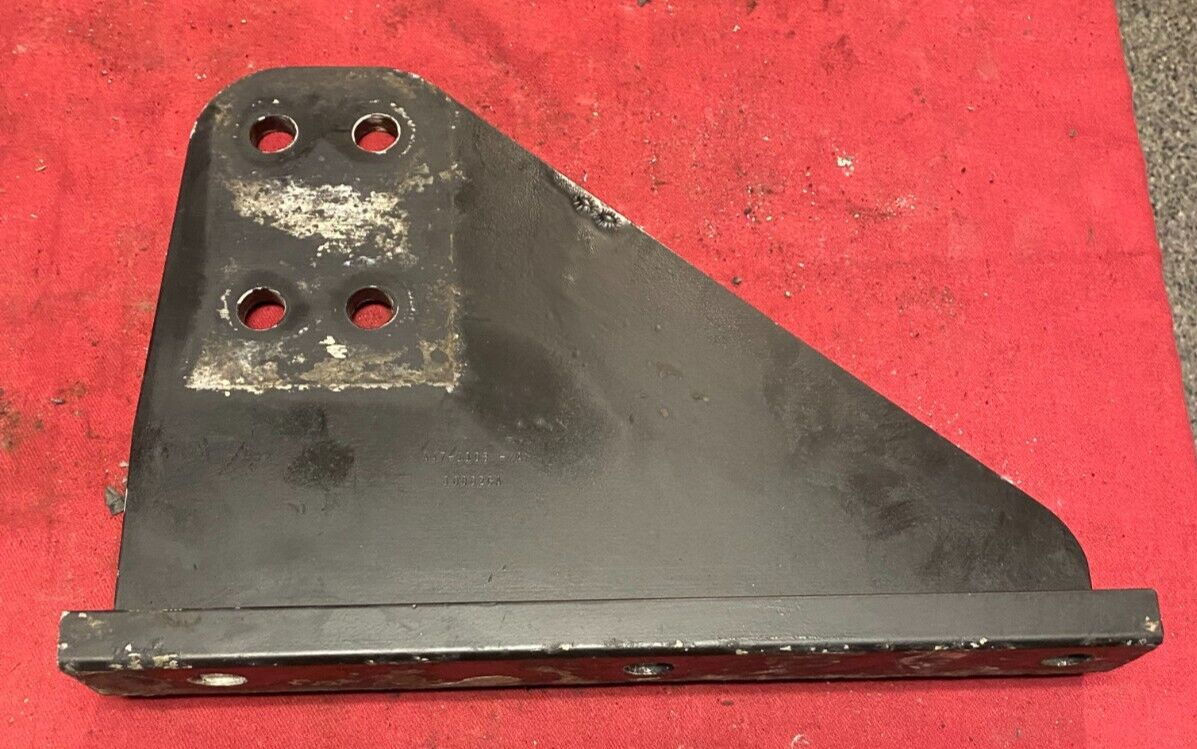 PACCAR/ KENWORTH / PETERBILT CROSSMEMBER GUSSET, BRACKET A47-1108