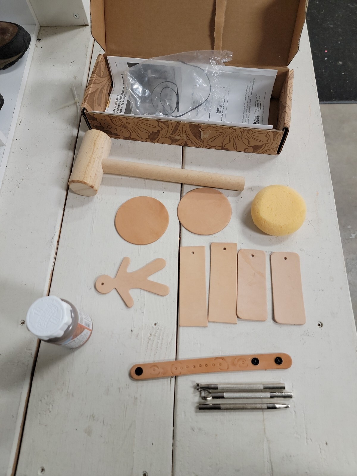 Tandy Leather Deluxe Leathercraft Set 5550000 Open Box eBay