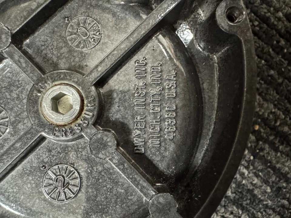 Dwyer 100kPa Magnehelic Differential Pressure Guage 2000-60Pa W10Z - Image 3 of 4