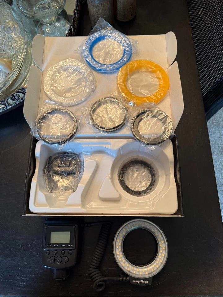 Neewer RF-550 Macro LED Ring Flash w/ LCD Display Screen Adapter Rings - NEW - Image 3 of 3