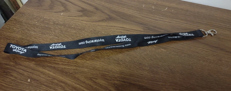 NASCAR Negro TOYOTA RACING Cordón Llavero Insignia Porta Identificación Foto 2 de 2