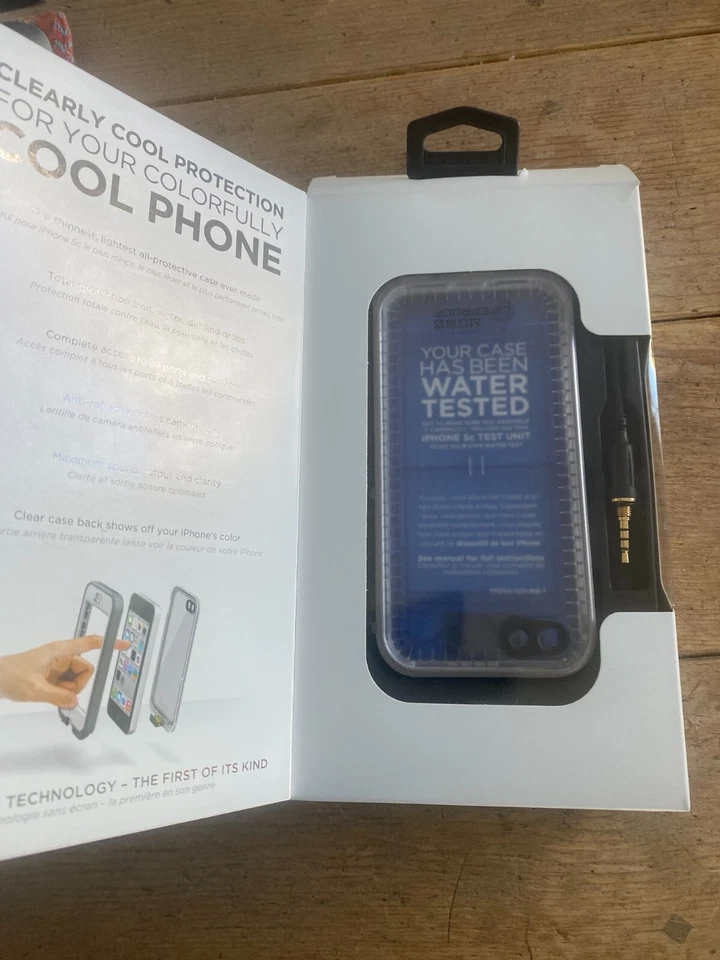 LIFEPROOF nuud for iPhone 5c - Black/Clear - Water/Dirt/Snow/Shock PROOF - NEW - Image 3 of 3