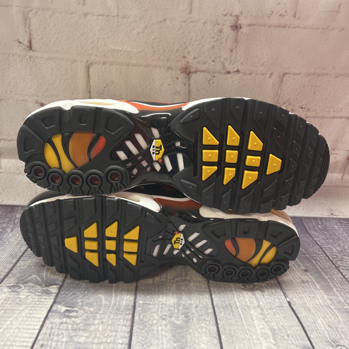 Nike Air Max Plus TN Reverse Sunset Shoes Black Orange Shoes  display picture 1