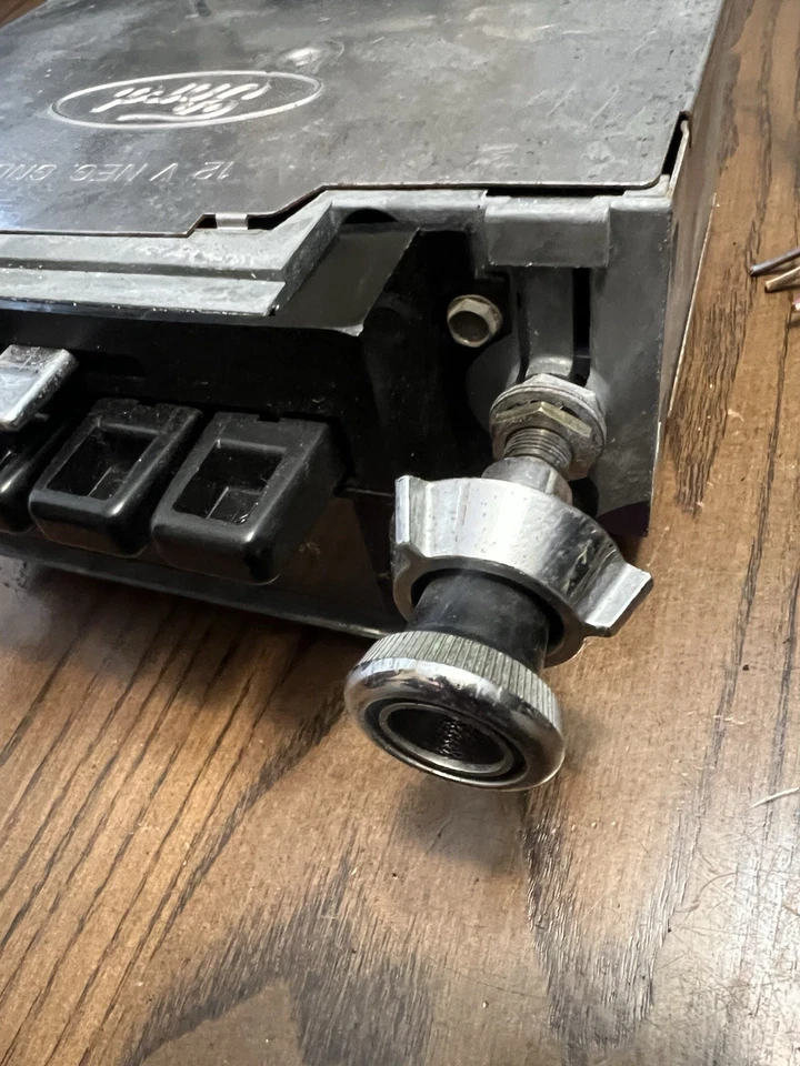 67 68 69 70 71 72 73  FORD RADIO AM FM STEREO    MUSTANG COUGAR GRAN TORINO Foto 3 de 4