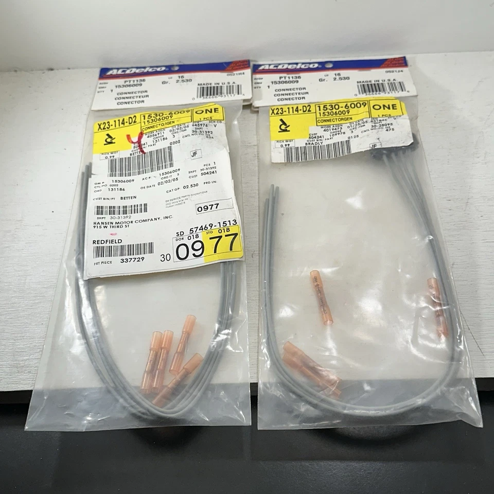 New OEM GM 15306009 1991-2009 Connector, HEADLIGHT WIRING HARNESS 4 Pin Lot Of 2 - Image 2 of 4