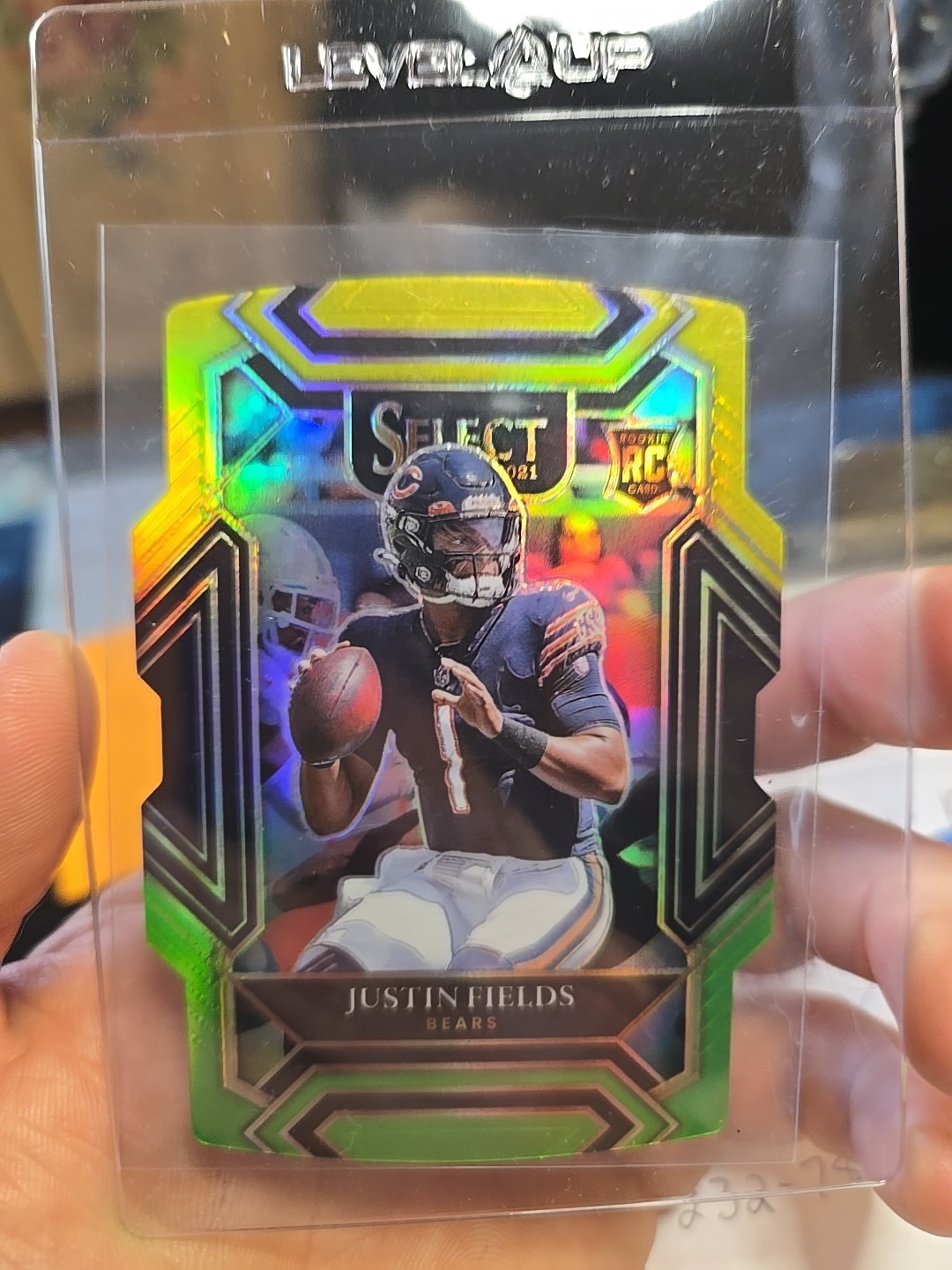 2021 Select Green & Yellow Die Cut #250 Justin Fields Club Level ROOKIE RC BEARS