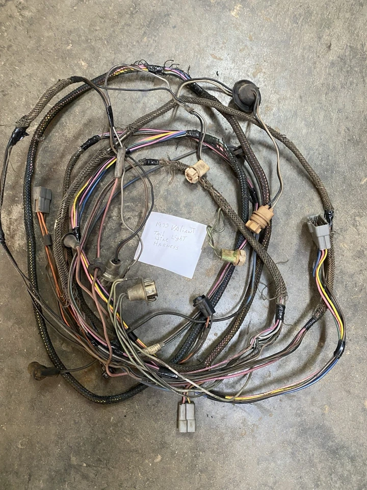 Arnés de luz trasera Mopar 1973 Plymouth Valiant ¡Envío gratuito!!!!!!! Foto 2 de 4