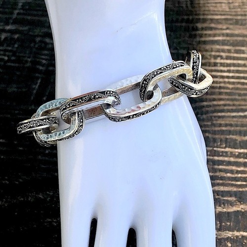 Pulsera granulada oxidada de eslabones martillados de plata de ley de gran tamaño LOIS HILL - Imagen 16 de 16