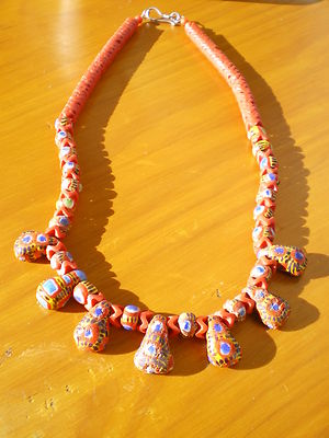 Collier Artisanal En Perles De Verre De Kiffa - Pièce Rare De Mauritanie - Neuf Sans Emballage
