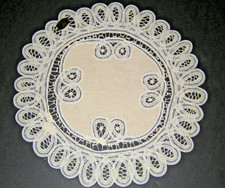 QTY OF 1 HANDMADE BEIGE COTTON KNIT 12" ROUND BATTENBURG LACE DOILY DOILIES NWT