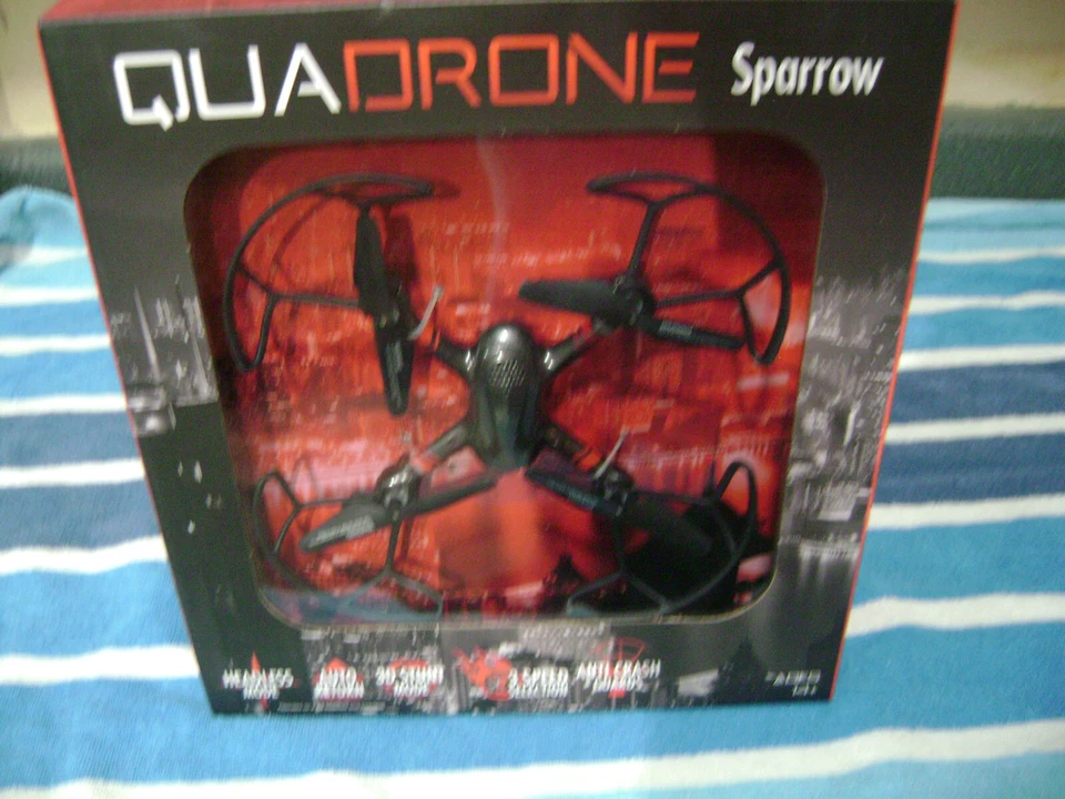 QuadDrone Sparrow Drone Quadcopter 3 Speed, anti-crash guards, auto return. NEW - Image 2 of 4
