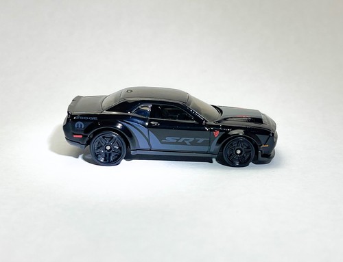 18 Dodge Challenger SRT Demon - Muscle Mania - Hot Wheels - MATTEL - HKK90-N7C5 - Picture 8 of 13