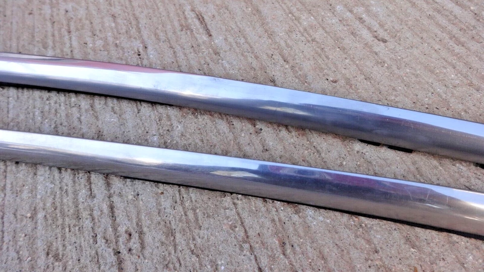 1940 1941 1942 Plymouth WINDSHIELD STAINLESS TRIM MOLDINGS Original pair Dodge Foto 4 de 4