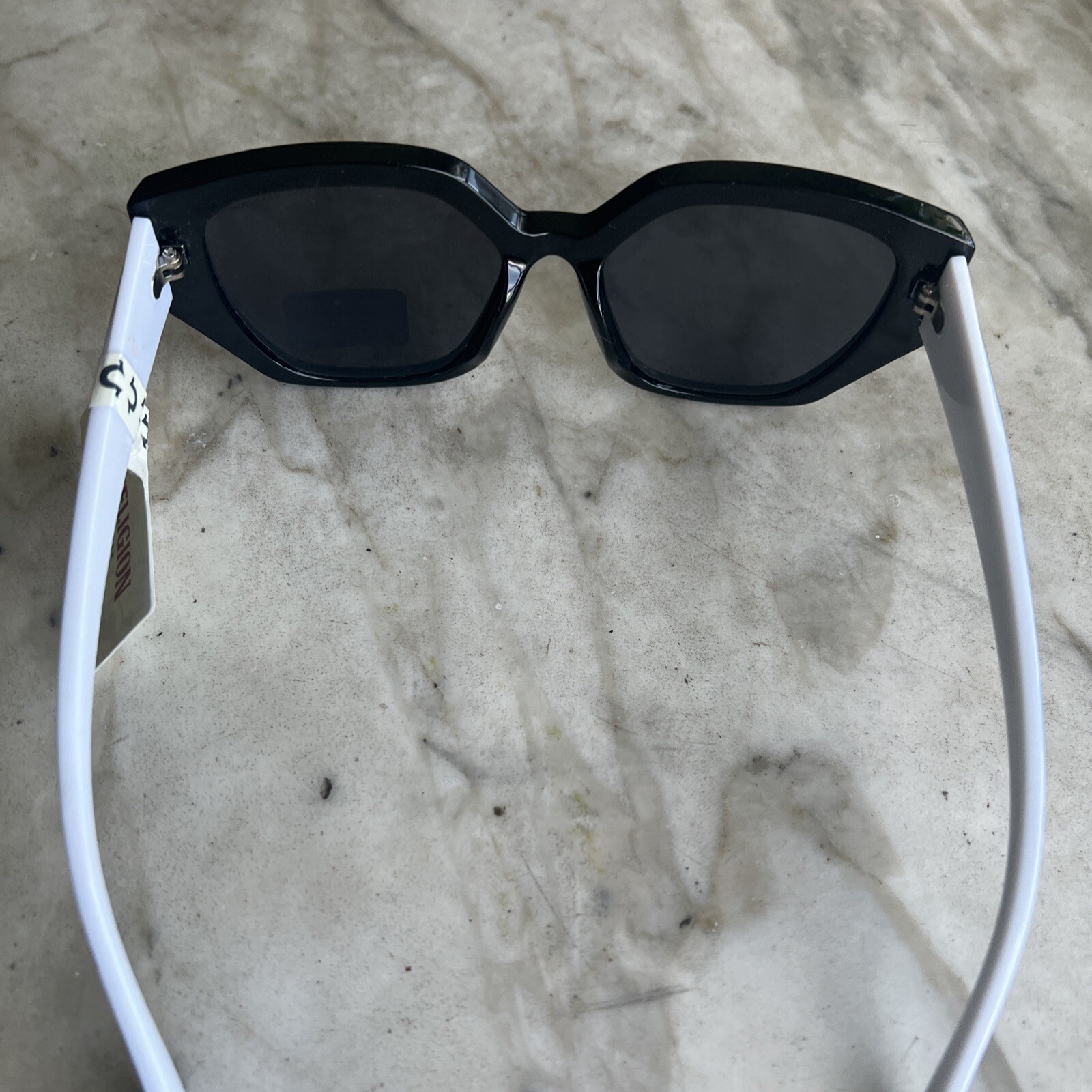 True Religion Sunglasses Women Oversized Black/White NWT image 4