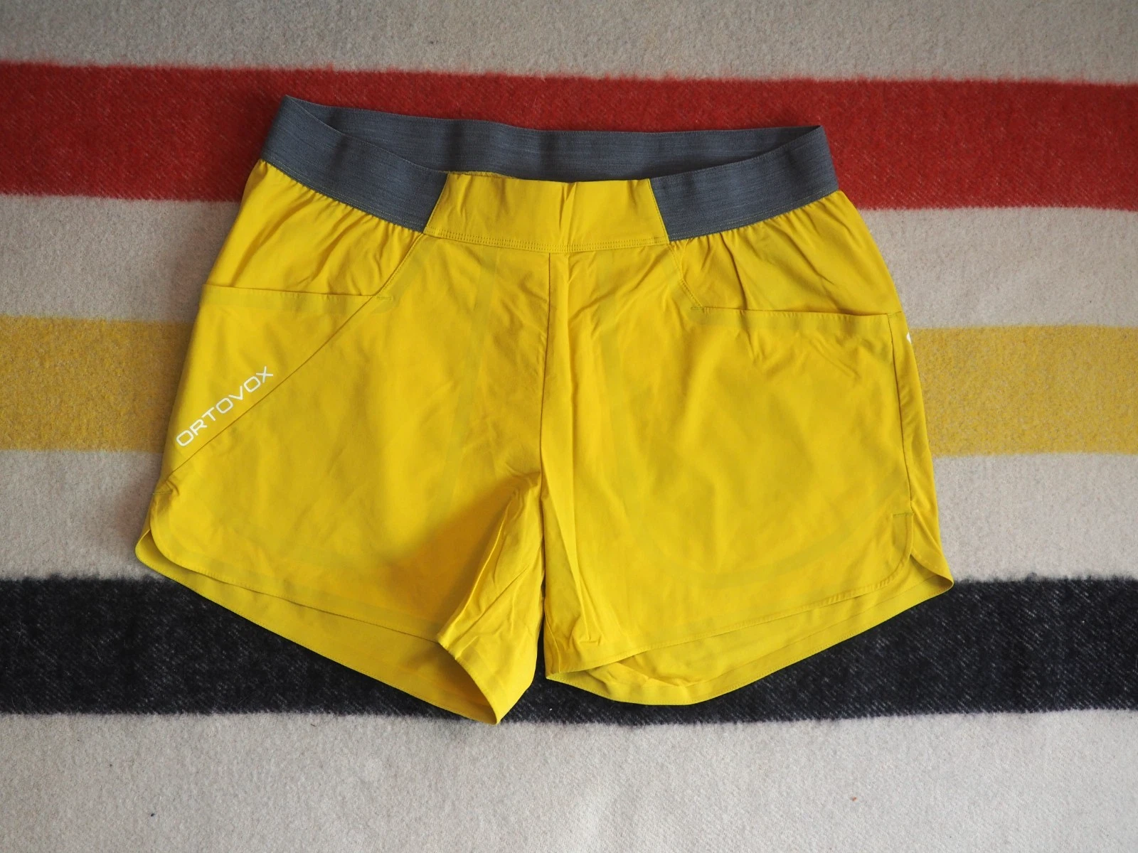 Ortovox Trail Running Jog Hike Yellow Gray UL Ultralight Outdoor 34W Shorts L