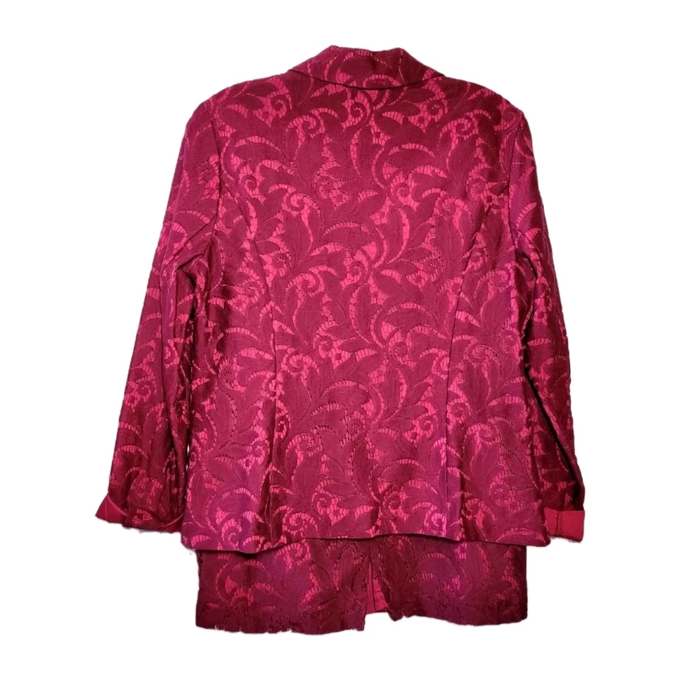 Blazer e saia CABI tamanho 6 ameixa vermelho floral renda sobreposição feminina roupa de carreira - Imagem 4 de 4