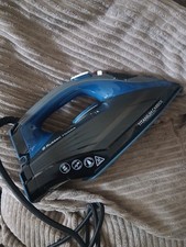Russell Hobbs Titanium Carbide Steam Iron 2600w 3 x Tougher Soleplate 27090.