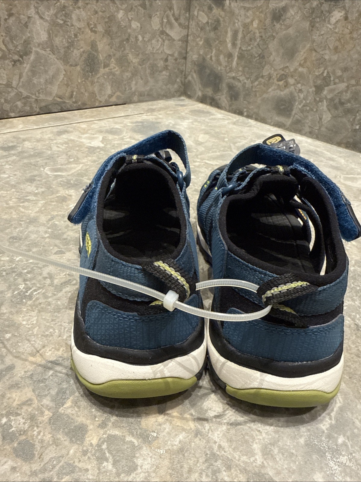 Nuovi sandali da trekking Keen giovanili bambini taglia 2 blu nero scarpe impermeabili ragazzo ragazza