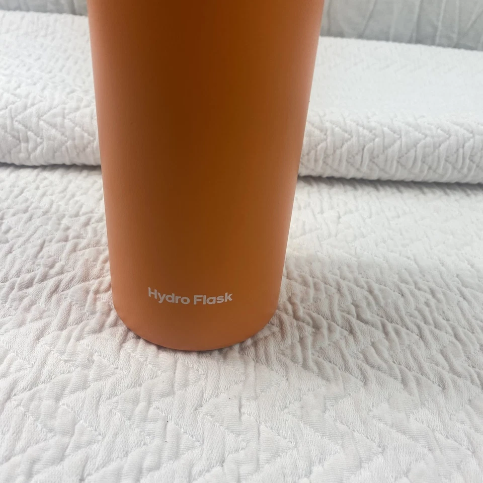 Hydro Flask Bottle Insulated Stainless Steel 21oz Wide Mouth Water BPA Free Flas - Image 3 of 4