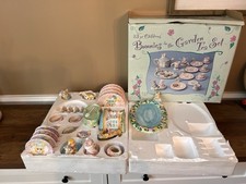 Vintage 1994 Easter Bunnies In The Garden Children  s 23 Piece Tea Set