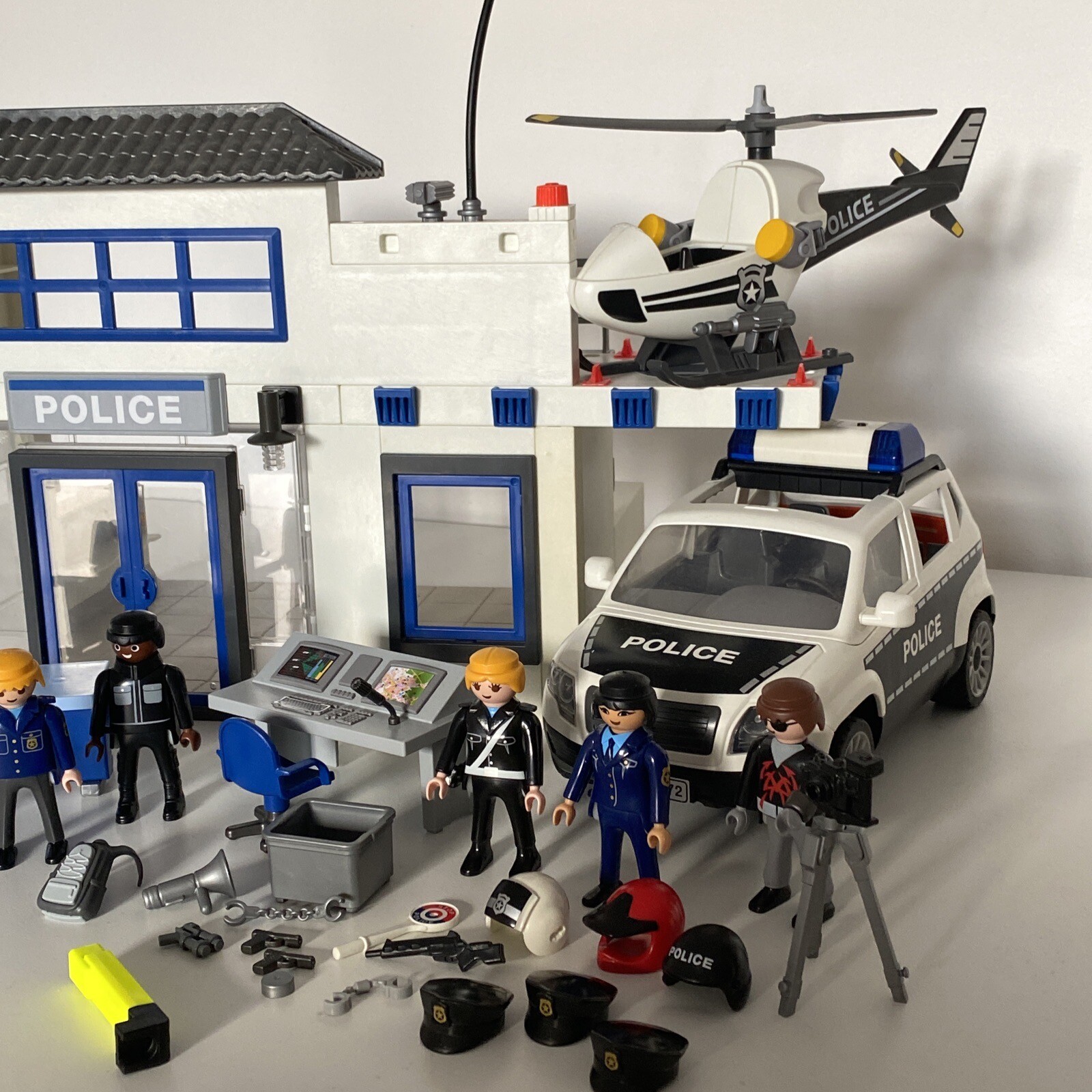 Playmobil City Action 9372 Police Station/Helicopter/Car/ Figures & More eBay