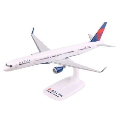 PPC Delta Airlines Boeing 757-300 N590NW Desk Display Model 1/200 AV Airplane