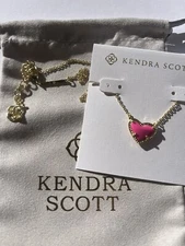 💖Kendra Scott Ari Heart Pendant Necklace in Neon Pink Magnesite Gold 🎀