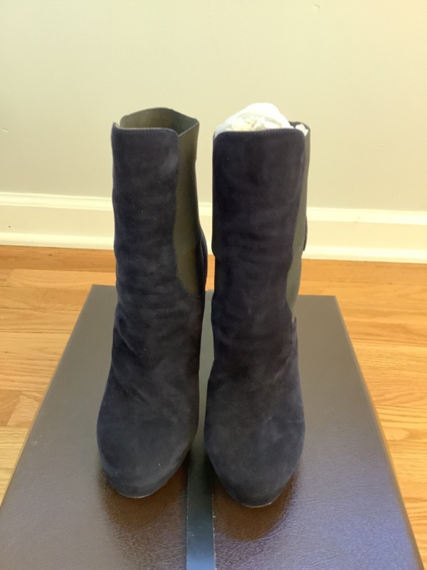 Alaia Navy platform ankle boots size 37 with box & dust bag .