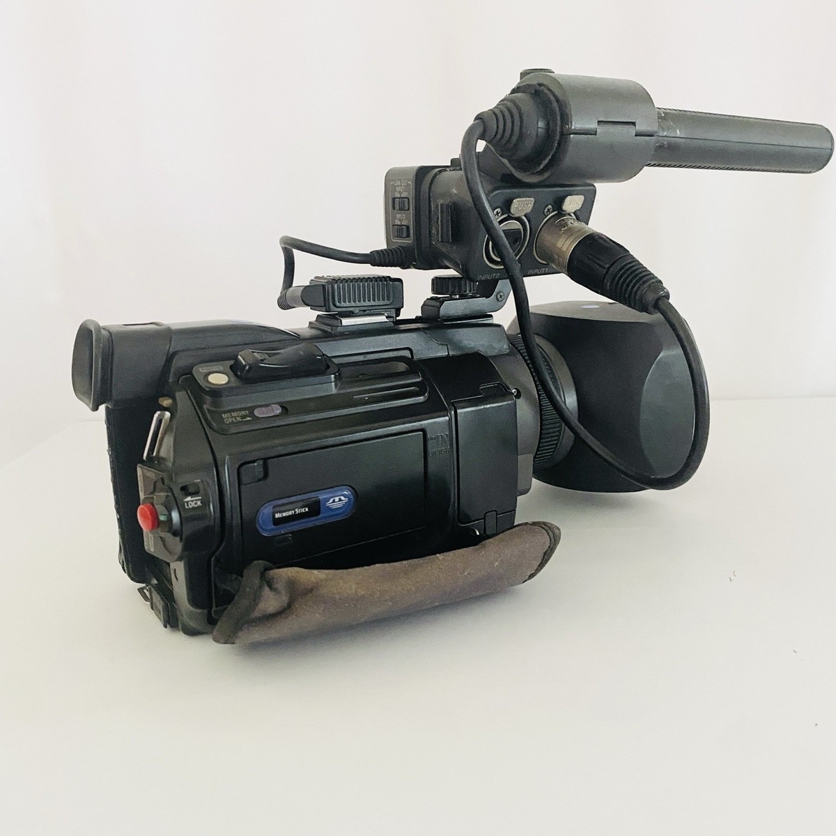 Sony DSR-PDX10 DVCAM MiniDV Camcorder w/ AC Adapter & Mic-Tested