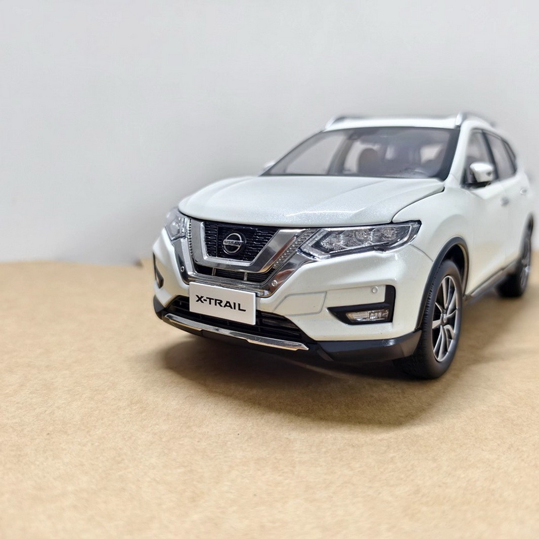 1/18 Scale Nissan X-TRAIL 2018 SUV White Diecast Model Car Toy