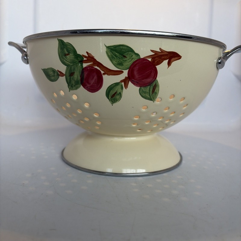 Franciscan Apple Enamel Metal Footed Colander Strainer w/ Handles Vintage UVG