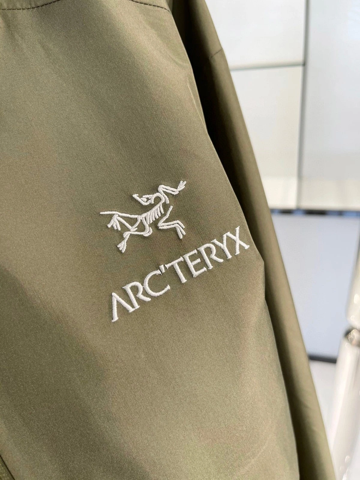 Unisex ARC Beta LT Coat Waterproof Camping Hiking Outdoor Green Jackets image 5